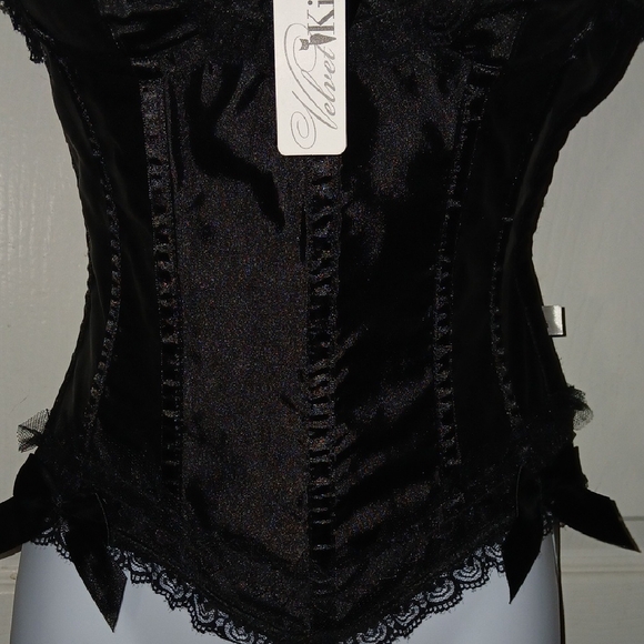 Black Lace Corset Top - Picture 4 of 15